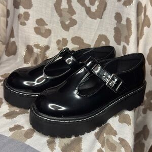 Wild Pair mary jane platforms 6